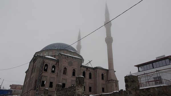 Trabzon'da 17 yıldır bitmeyen cami! Muhtar isyan etti. Foto Haber 3