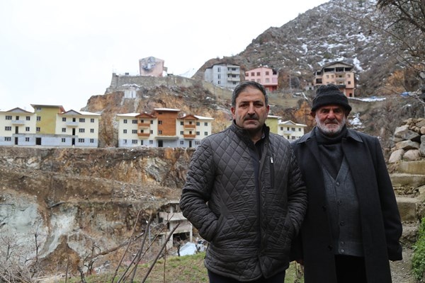 Artvin’in Dereiçi köyünde çıkan yangının üzerinden tam bir yıl geçti. Foto Haber 3