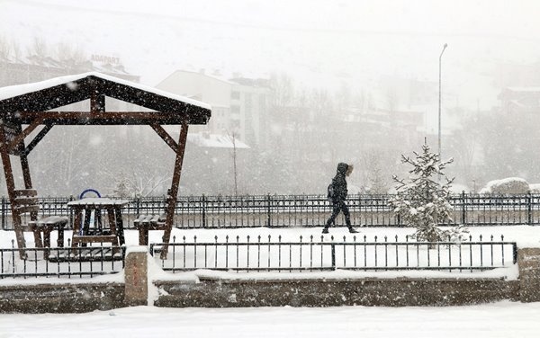 Orta ve Doğu Karadeniz'de kar esareti. Foto Haber 44