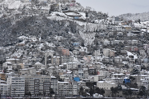 Orta ve Doğu Karadeniz'de kar esareti. Foto Haber 14