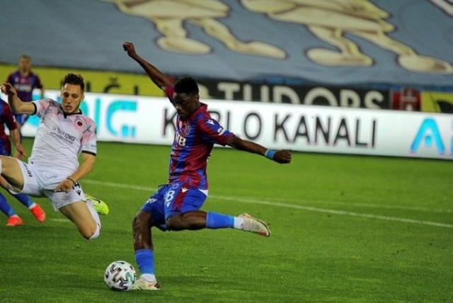 Flaş iddia! Ekuban Trabzonspor'a dönmek istiyor. Foto Haber 2