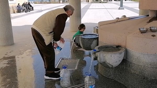 Giresun'da yayladan getirilen kaynak suyu vatandaşların akınına uğruyor. Foto Haber 2