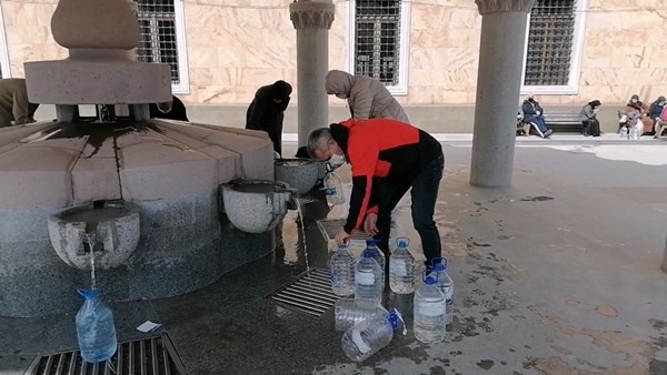 Giresun'da yayladan getirilen kaynak suyu vatandaşların akınına uğruyor. Foto Haber 6