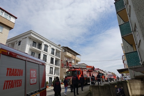 Trabzon'da 5 katlı binada yangın! 1 kişi dumandan etkilendi. Foto Haber 6