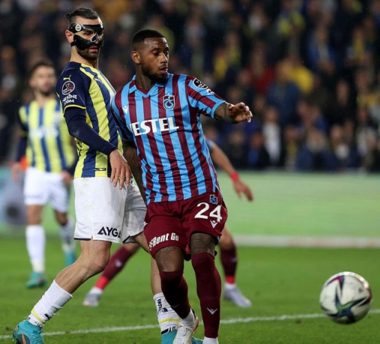 Trabzonsporlu futbolcu teklif bekliyor. Foto Galeri 4