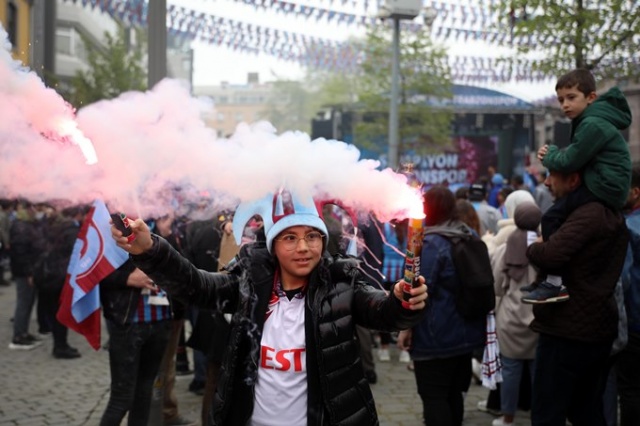 Trabzon'a 'şampiyonluk' göçü. Foto Haber 12