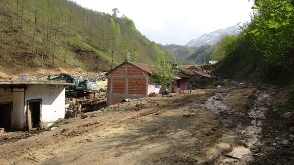 Trabzon’da 2 ayda 100'ün üzerinde toprak kayması. Foto Haber 7
