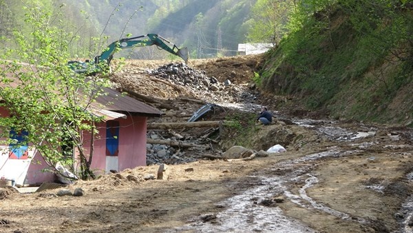 Trabzon’da 2 ayda 100'ün üzerinde toprak kayması. Foto Haber 8