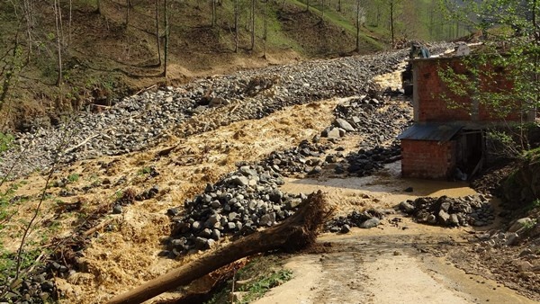 Trabzon’da 2 ayda 100'ün üzerinde toprak kayması. Foto Haber 6