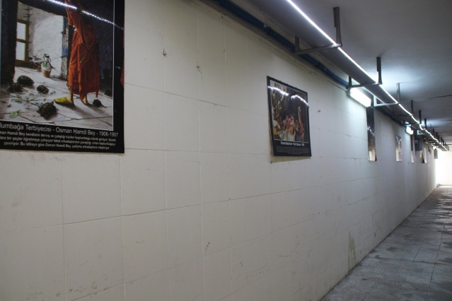 Rize'de alt geçide tuvaletini yapanların fotoğraflarını astılar. Foto Haber 13