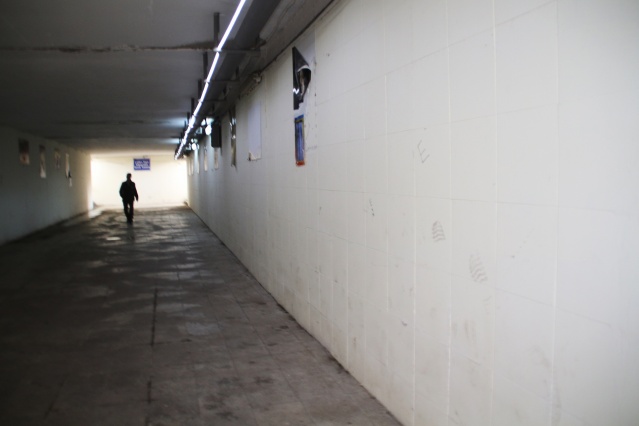 Rize'de alt geçide tuvaletini yapanların fotoğraflarını astılar. Foto Haber 3