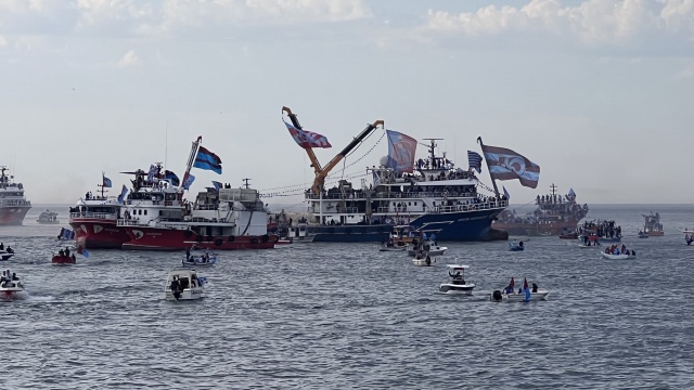 Trabzonspor kutlamalara denizden başladı! Muhteşem görüntüler. Foto Haber 3