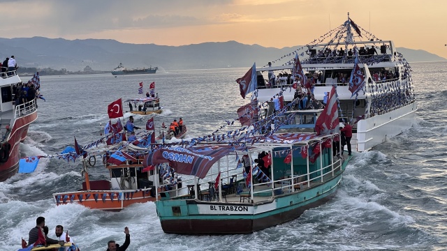Trabzonspor kutlamalara denizden başladı! Muhteşem görüntüler. Foto Haber 8