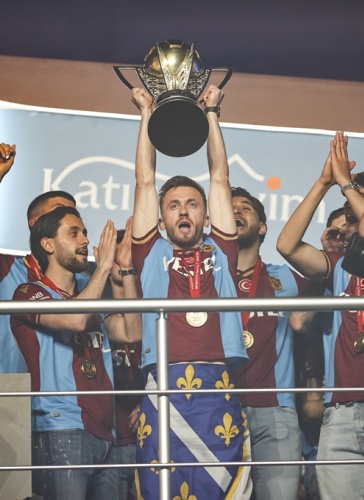 Şampiyon Trabzonspor kupasına kavuştu. Foto Haber 3