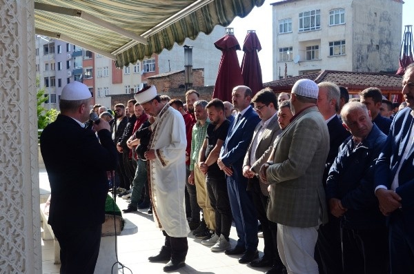 Minik Minel Naz hayata tutunamadı! Gözyaşları sel oldu. Foto Haber 3