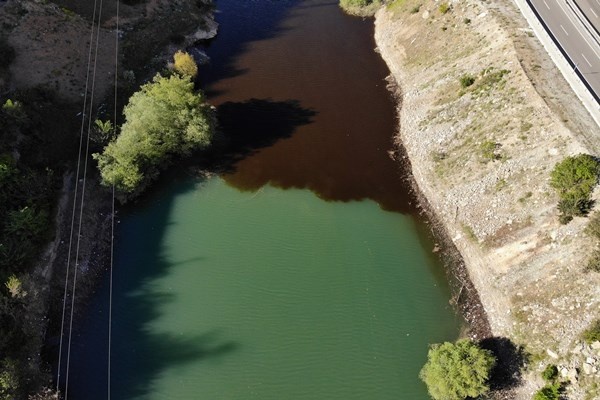 Gümüşhane'de Baraj Gölünde suyun rengi değişti. Foto Galeri 2