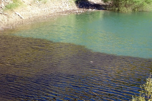 Gümüşhane'de Baraj Gölünde suyun rengi değişti. Foto Galeri 3