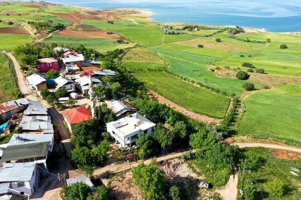 Yeşilin mavi ile buluştuğu köy: Uzungöl   Foto Galeri 3