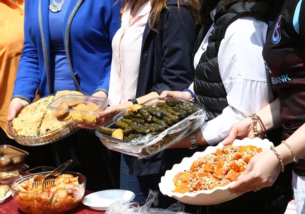 Trabzon'da yöresel tatlar tanıtıldı 10