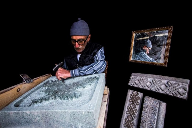 Trabzon'da 80 yaşındaki Yadigar dede taşa hayat veriyor! Muhteşem eserler. Foto Haber 2