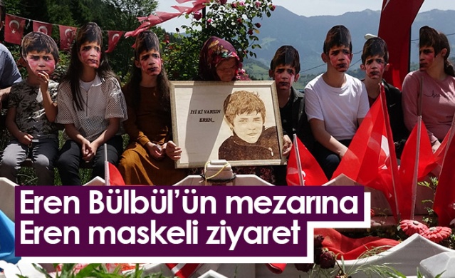 Şehit Eren Bülbül maskeli ziyaret, annesini duygulandırdı. Foto Haber 1