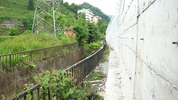 Rize'de mahalleliden duvar tepkisi. Foto Haber 6