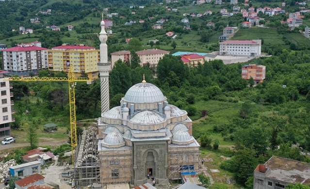 Giresun'daki caminin minaresi şaşırtıyor! Gören dönüp bir daha bakıyor. Foto Haber 8