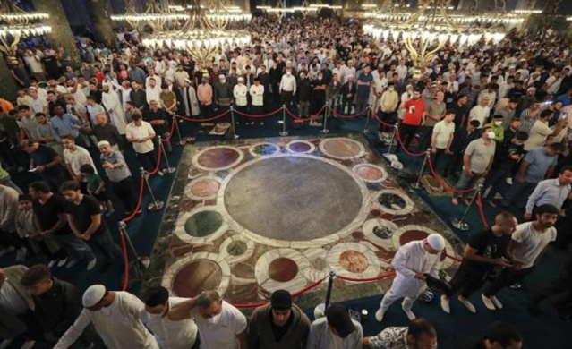 Ayasofya Camii'nde Bayram namazı. Foto Haber 6