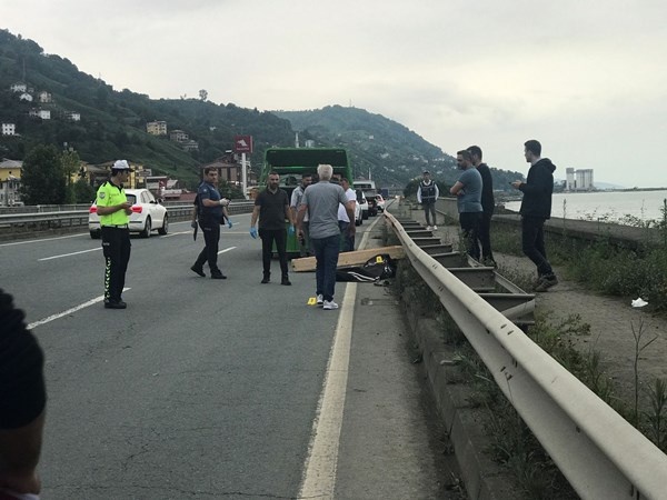 Trabzon plakalı araç yayaya çarptı! 85 yaşındaki adam hayatını kaybetti. Foto Haber 3