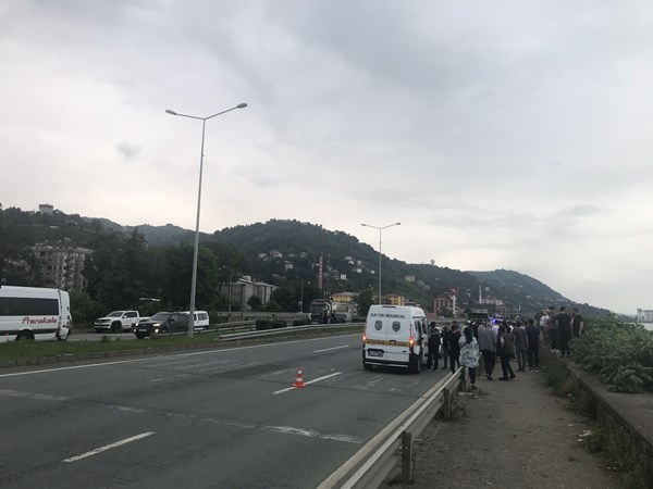 Trabzon plakalı araç yayaya çarptı! 85 yaşındaki adam hayatını kaybetti. Foto Haber 4