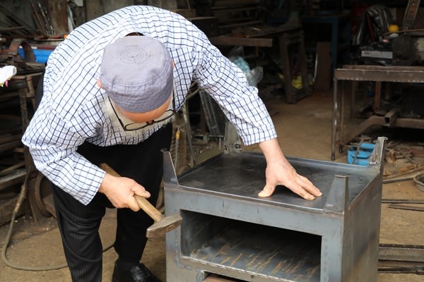 75 yaşındaki usta mesleğini yaşatmaya çalışıyor. Foto Haber 3