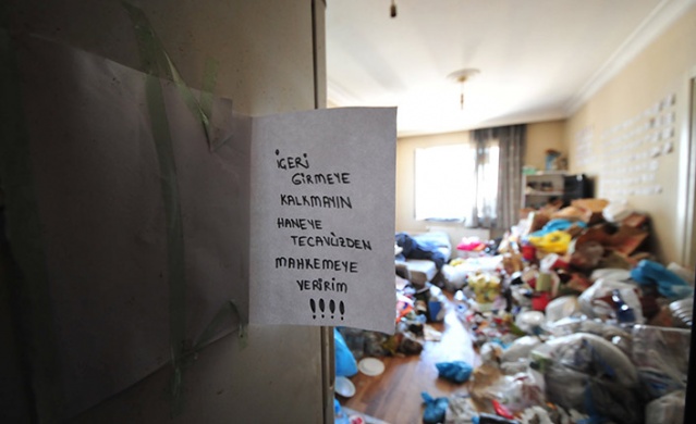 Boşaltılmak istenen çöp evde 1 yıldır odaya kilitli çocuk baygın bulundu. Foto Galeri 5