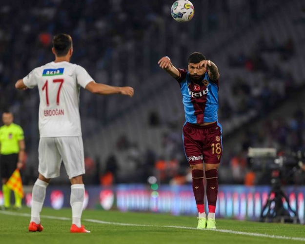 Trabzonspor - Sivasspor maçından kareler. Foto Haber 12