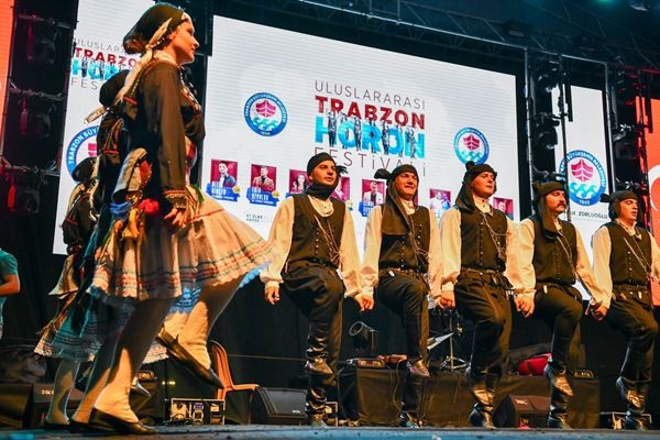 Trabzon'da Horon Festivali sona erdi. Foto Galeri 6
