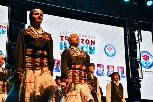 Trabzon'da Horon Festivali sona erdi. Foto Galeri 15