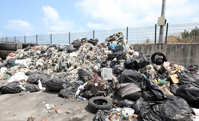 Trabzon Limanı'nda 30 yıl sonra yapılan dip taramasında 100 ton çöp çıktı. Foto Haber 4
