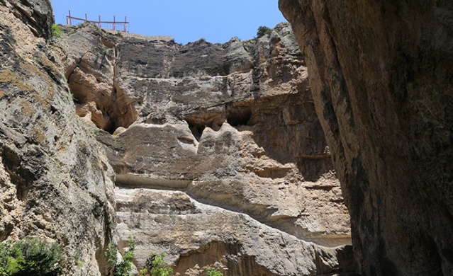 Doğa harikası Cehennem Deresi Kanyonu'nda yürüyüş merdiveni için kayaları oyup kazıdılar 6