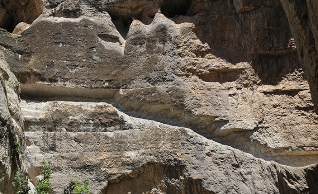 Doğa harikası Cehennem Deresi Kanyonu'nda yürüyüş merdiveni için kayaları oyup kazıdılar 5