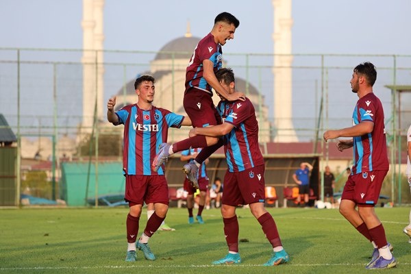 Trabzonspor rezerv takımı Hatayspor ile berabere. Foto Haber 7