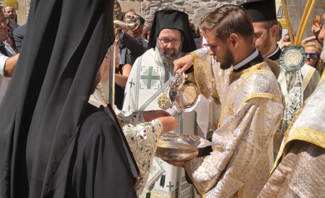 Bartholomeos Sümela Manastırı'nda düzenlenecek ayin için Trabzon'a geldi. Foto Haber 14