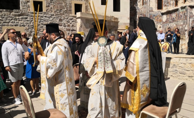 Bartholomeos Sümela Manastırı'nda düzenlenecek ayin için Trabzon'a geldi. Foto Haber 8