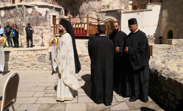 Bartholomeos Sümela Manastırı'nda düzenlenecek ayin için Trabzon'a geldi. Foto Haber 6