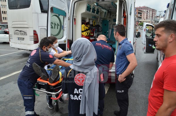 Trabzon'da zincirleme kaza! Direksiyon başında rahatsızlandı, 6 araca çarparak durabildi. Foto Galeri 6