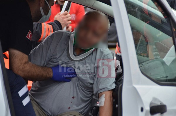 Trabzon'da zincirleme kaza! Direksiyon başında rahatsızlandı, 6 araca çarparak durabildi. Foto Galeri 3
