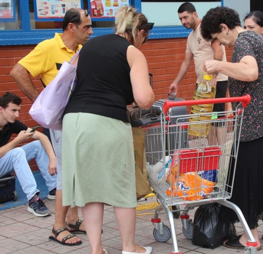 Gürcüler'den karınca ticareti! Türkiye'ye geçip marketlerde kuyruk oluyorlar - Foto Haber 5