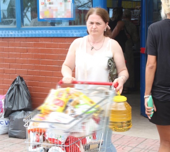 Gürcüler'den karınca ticareti! Türkiye'ye geçip marketlerde kuyruk oluyorlar - Foto Haber 7