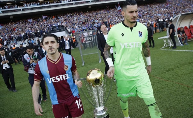 Trabzonspor'dan iki yıldıza yeni sözleşme. 6 Eylül 2022 14