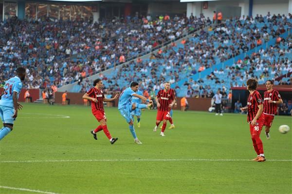 Trabzonspor'un kazandığı penaltı için spor yorumcuları ne dedi? Farklı görüş yok! Foto Galeri 12