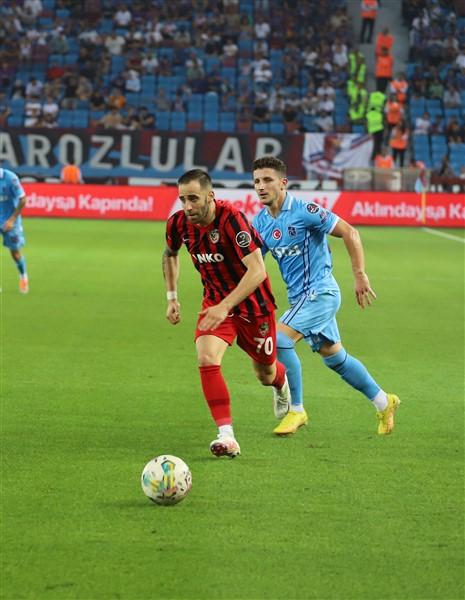 Trabzonspor'un kazandığı penaltı için spor yorumcuları ne dedi? Farklı görüş yok! Foto Galeri 4