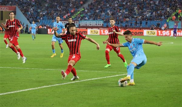 Trabzonspor'un kazandığı penaltı için spor yorumcuları ne dedi? Farklı görüş yok! Foto Galeri 3